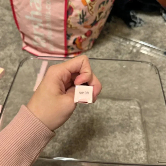 Mannequin Jeffree Star Supreme Gloss - 3 AVALIABLE - NWT - Pale Nude - Picture 11 of 15